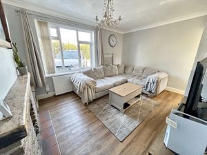 Lounge- click for photo gallery